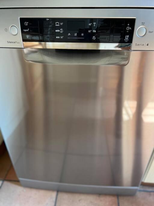 City Center 2 Bedroom Apt 贝尔加莫 外观 照片
