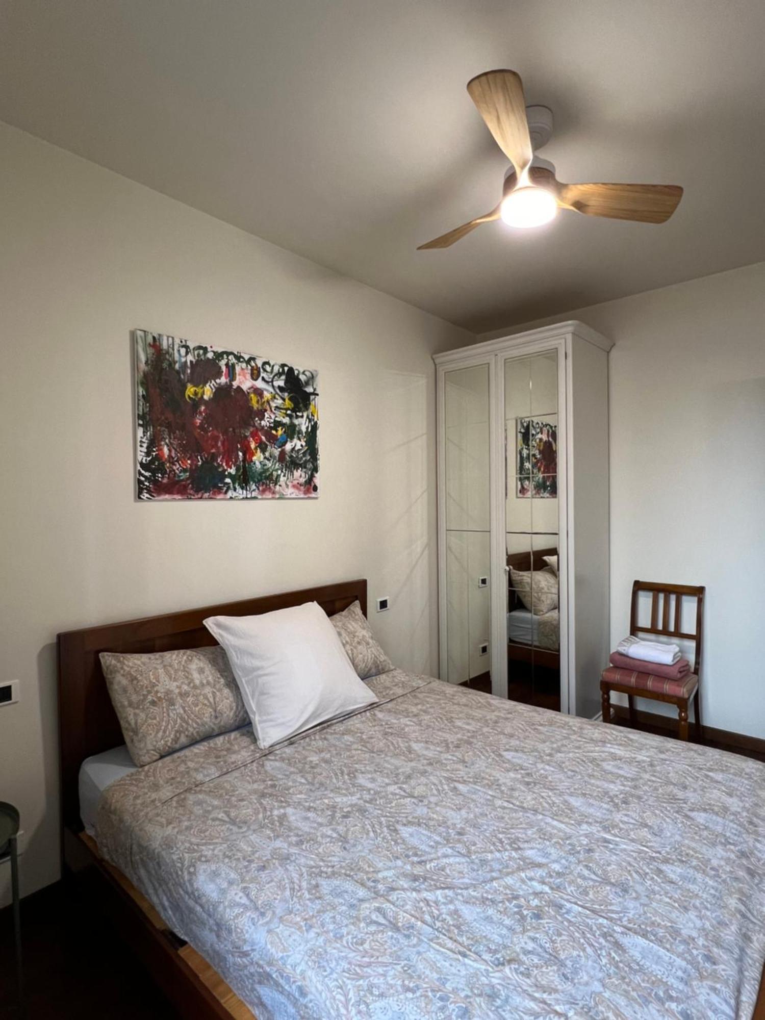 City Center 2 Bedroom Apt 贝尔加莫 外观 照片